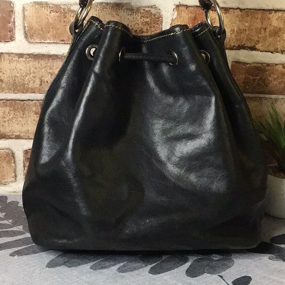Dooney & Bourke Triple black Bucket bag janky - Picture 2 of 8
